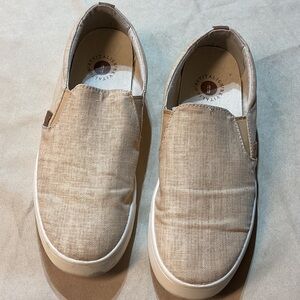 REVITALIGN Women's Tan Slip-On Flats